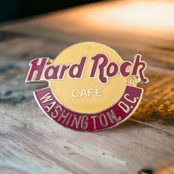 HARD ROCK CAFE Souvenir Brooch Pin WASHINGTON DC - Picture 1 of 5